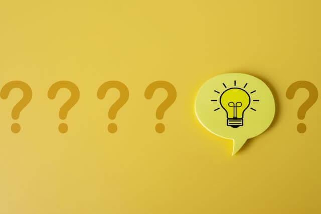 ハテナマークと電球のマーク